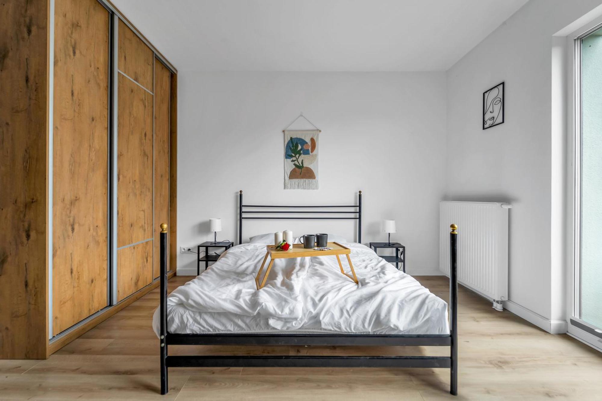 Apartament Wawer - Terrace, Workspace - By Rentujemy